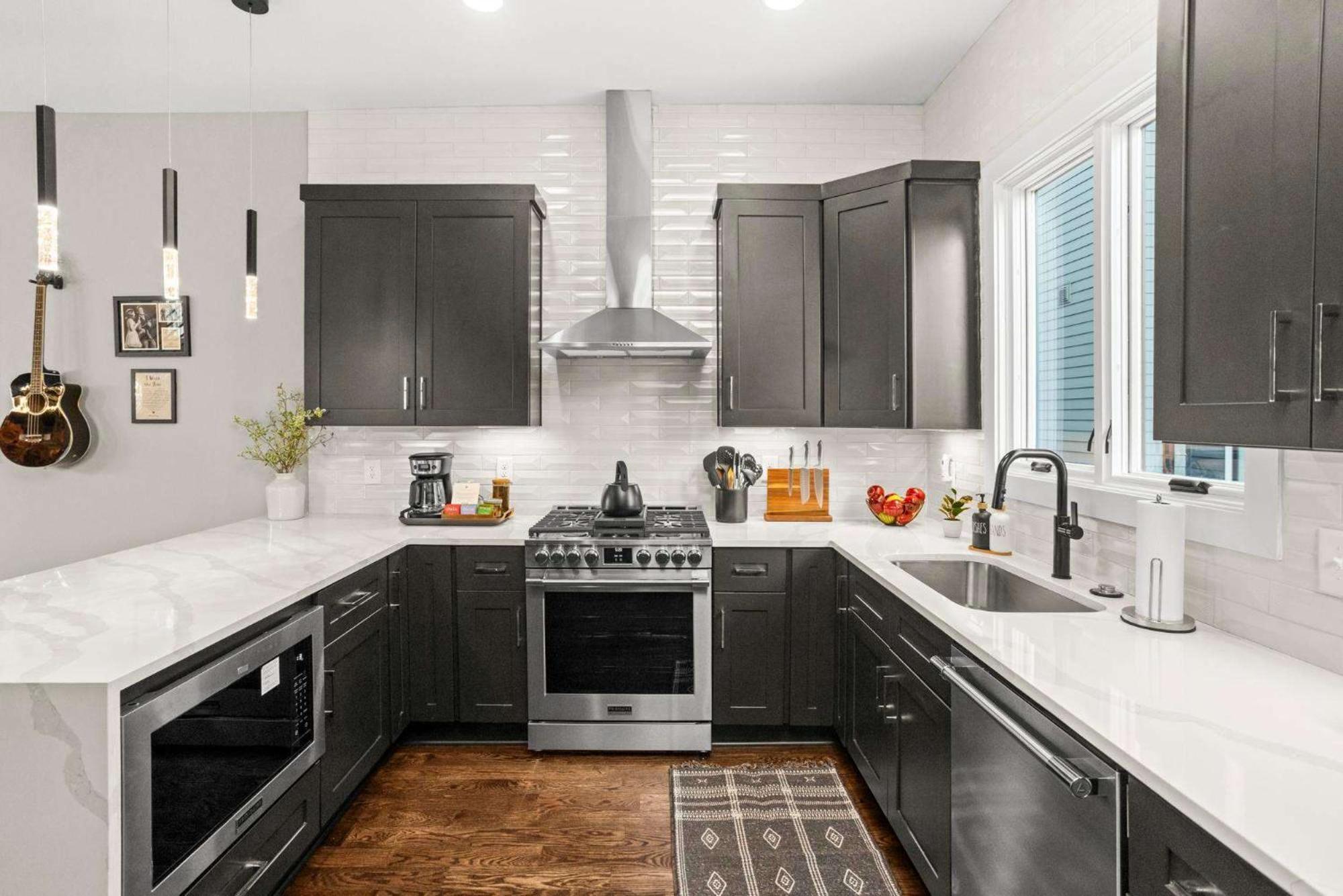 2 Adjacent Luxury Homes Rooftop Decks & Game Holiday home