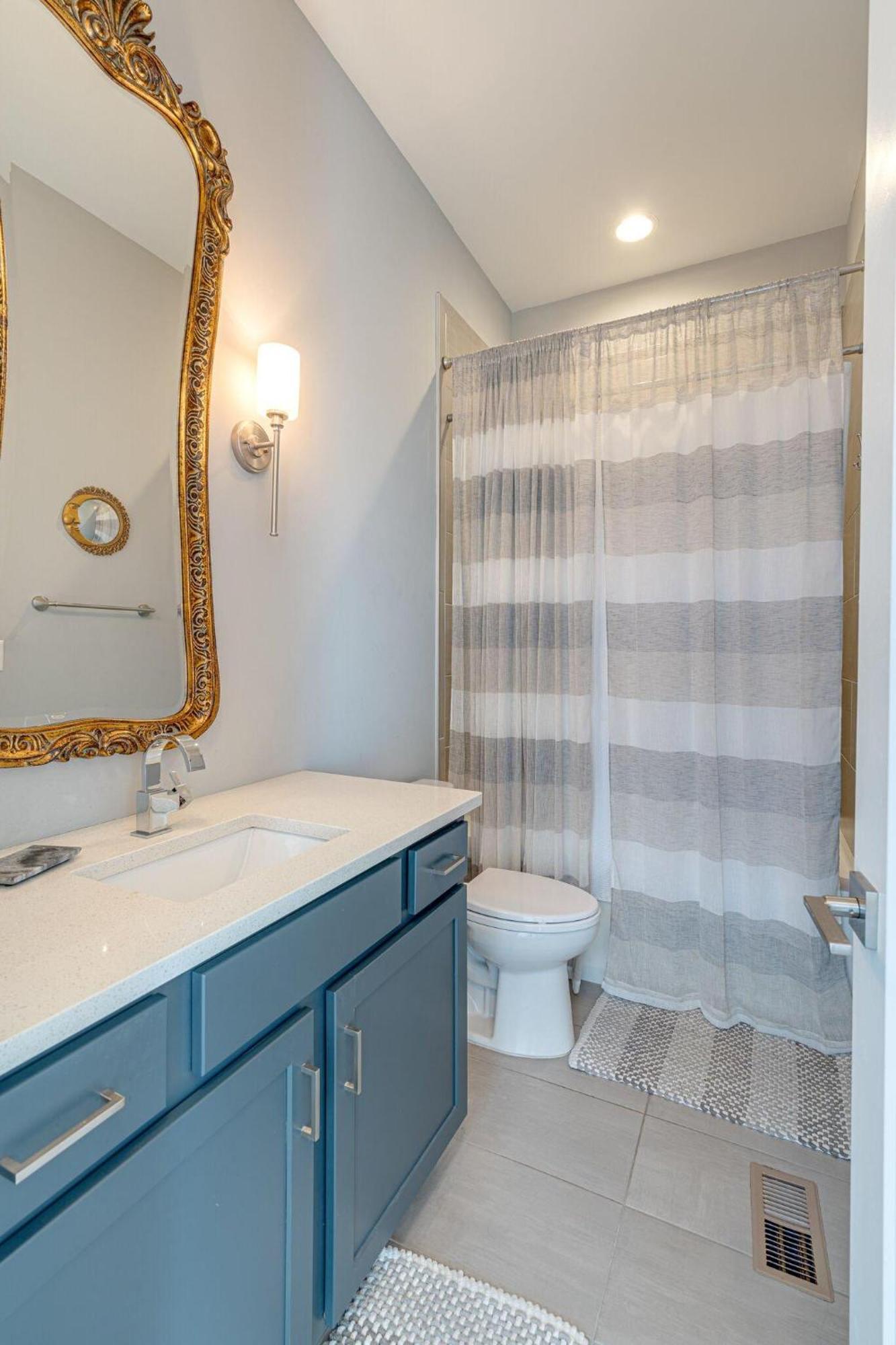 Holiday home Cultured Coach - Music Row - Mins To Downtown *