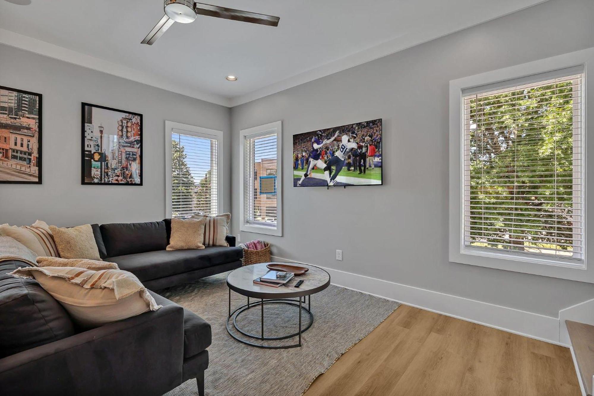 Double Treble - 2 Townhomes - Private Rooftops