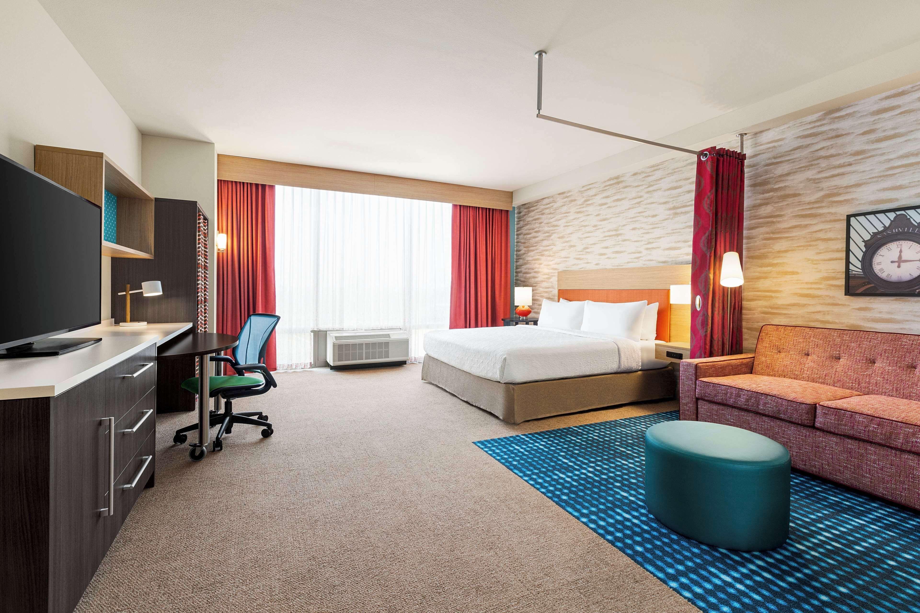 Home2 By Hilton West End Avenue 3*