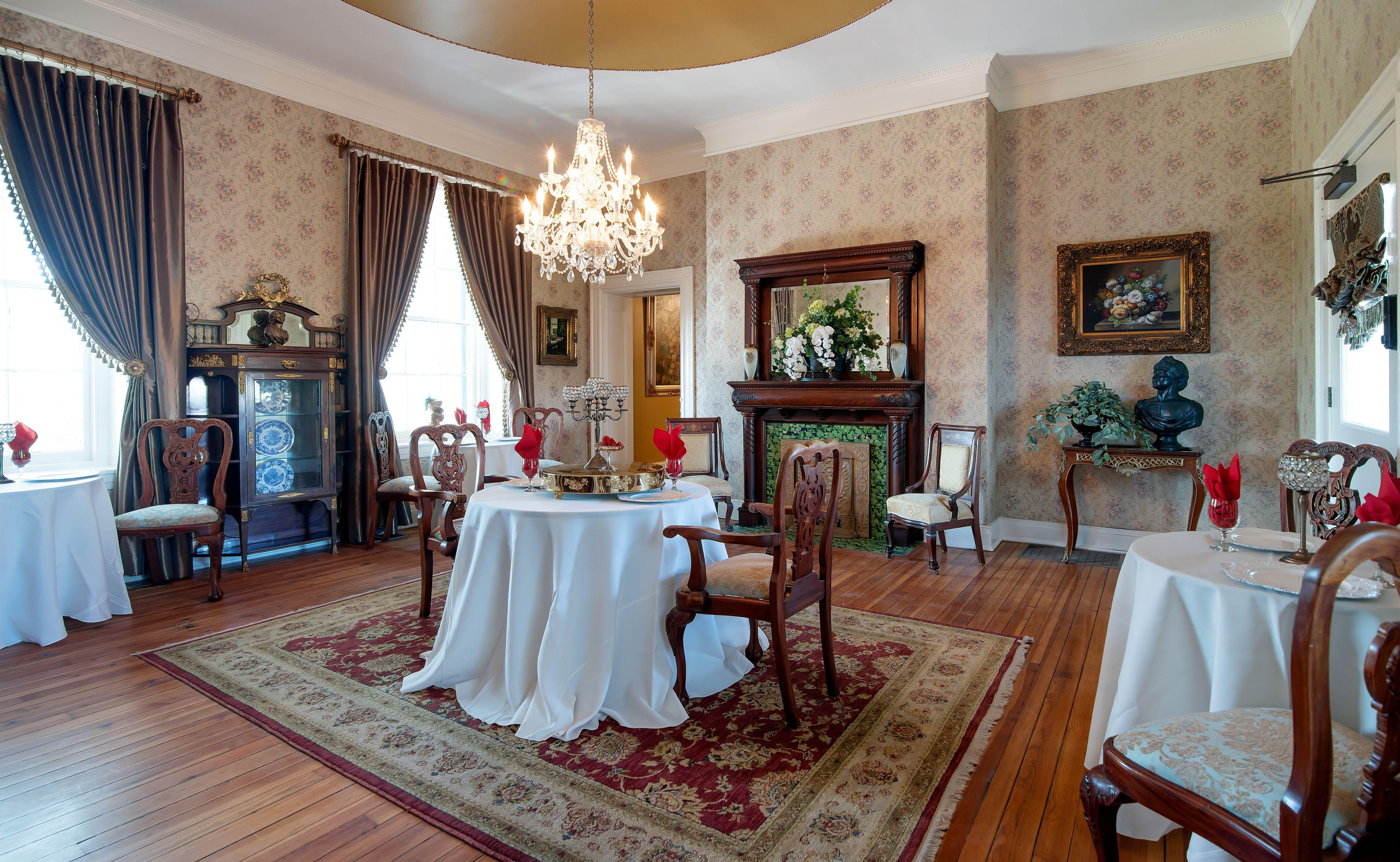 Belle Air Mansion And Bed & Breakfast