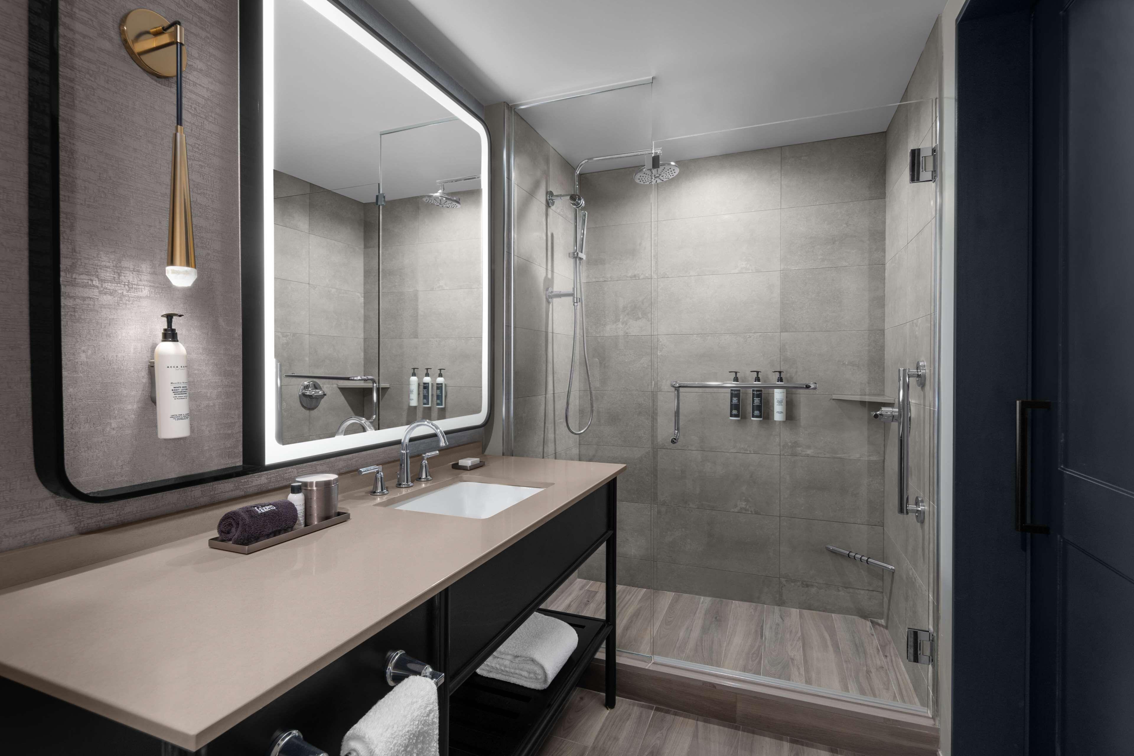 Hotel Fraye Nashville, Curio Collection By Hilton 4*
