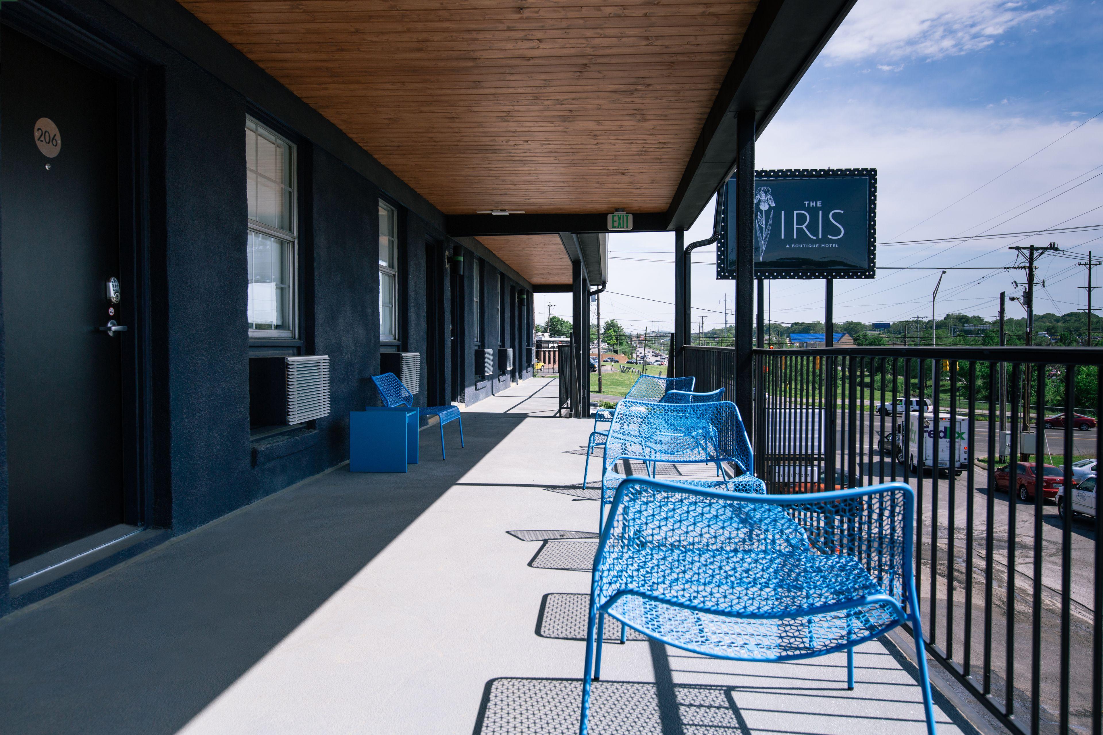 The Iris 2* Nashville