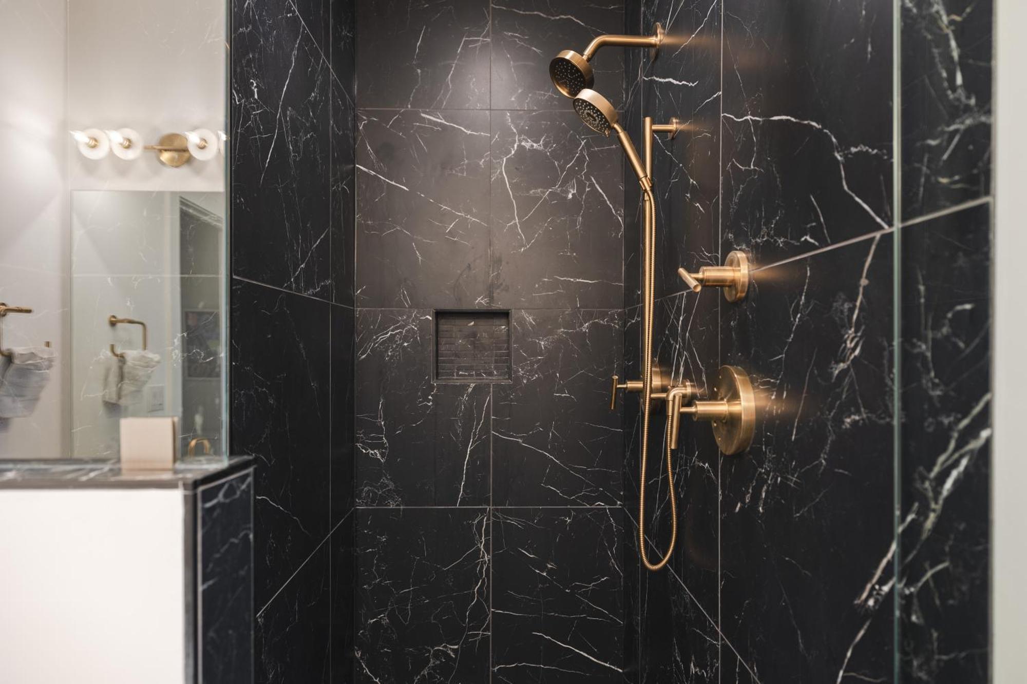 Cumberland Social I Rooftop Hot Tub! Holiday home *