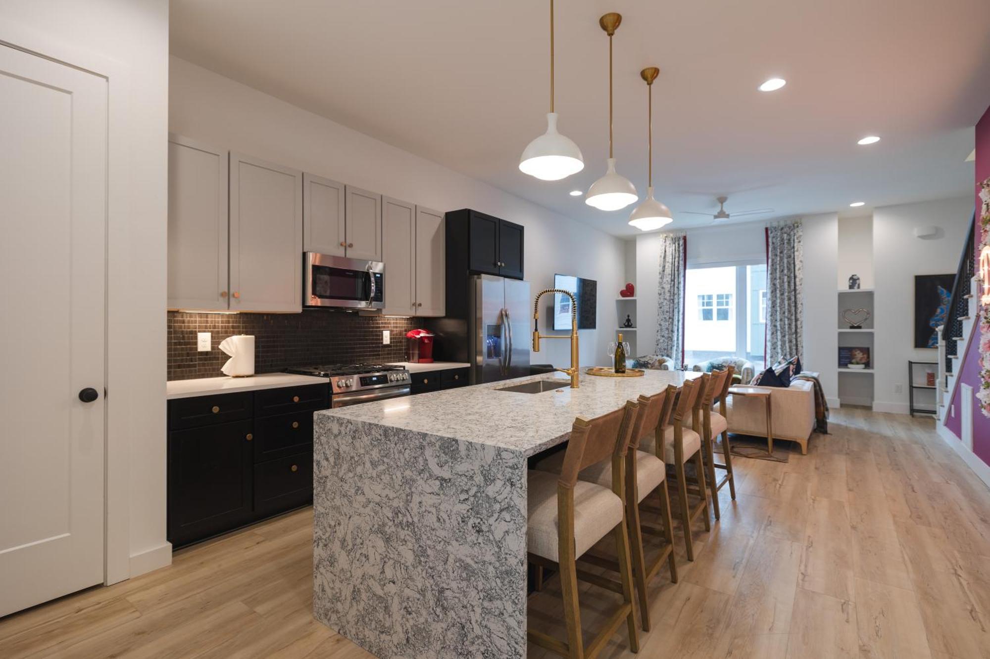 Cumberland Social I Rooftop Hot Tub!