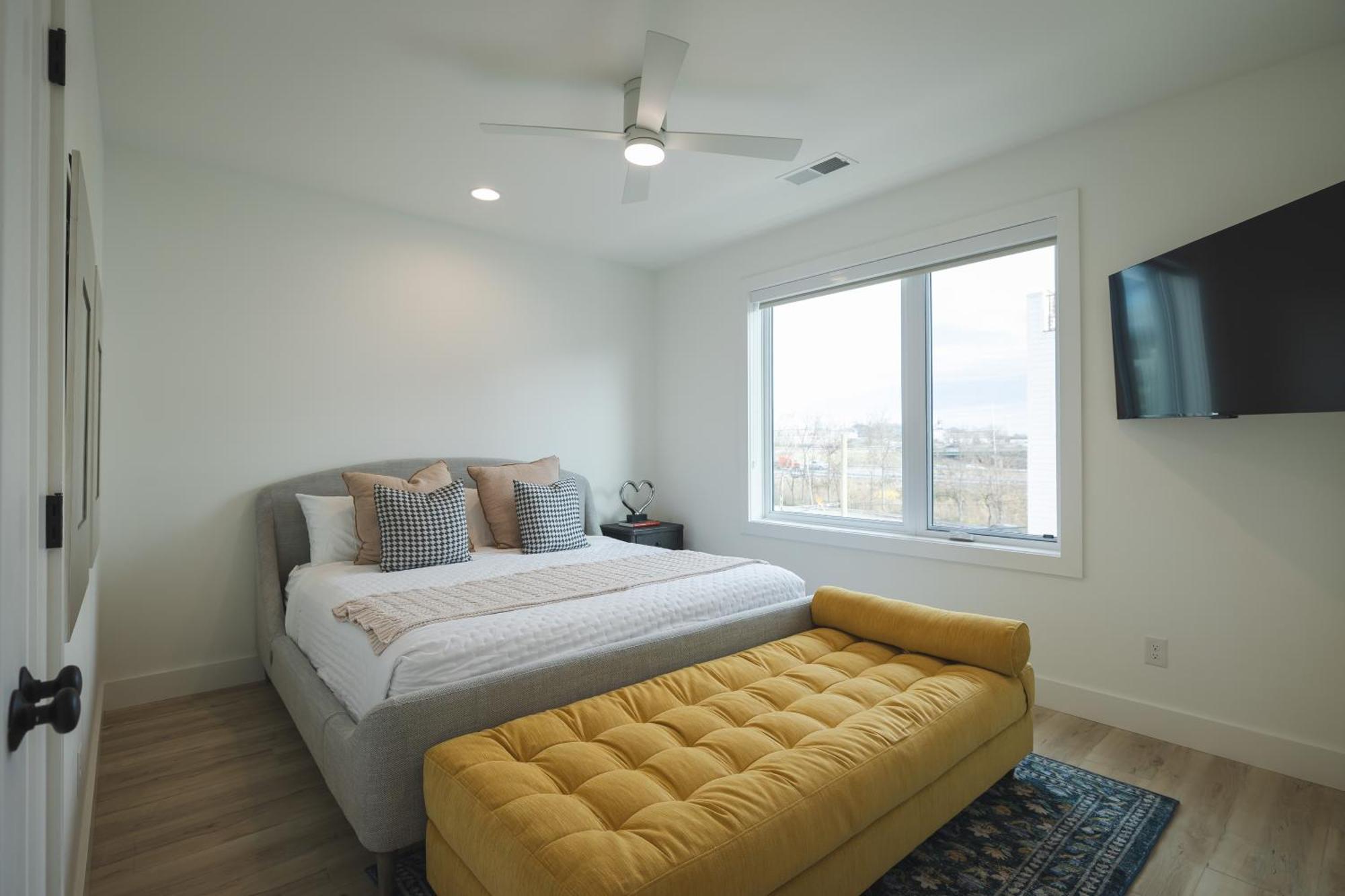 Cumberland Social I Rooftop Hot Tub! Holiday home