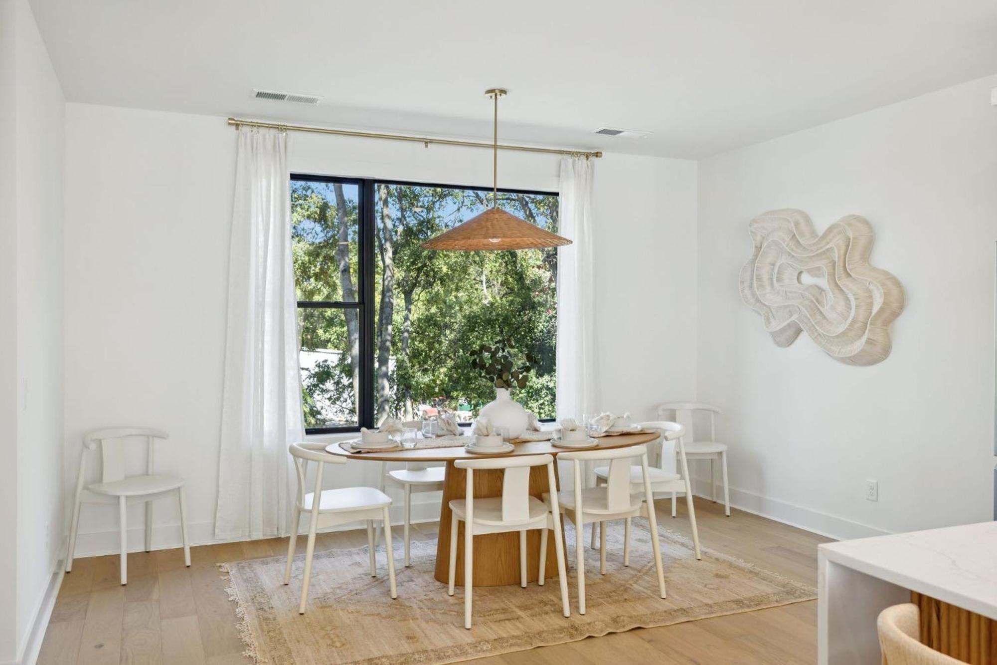 Getaway Rooftop Views & Modern Comfort Apartment *