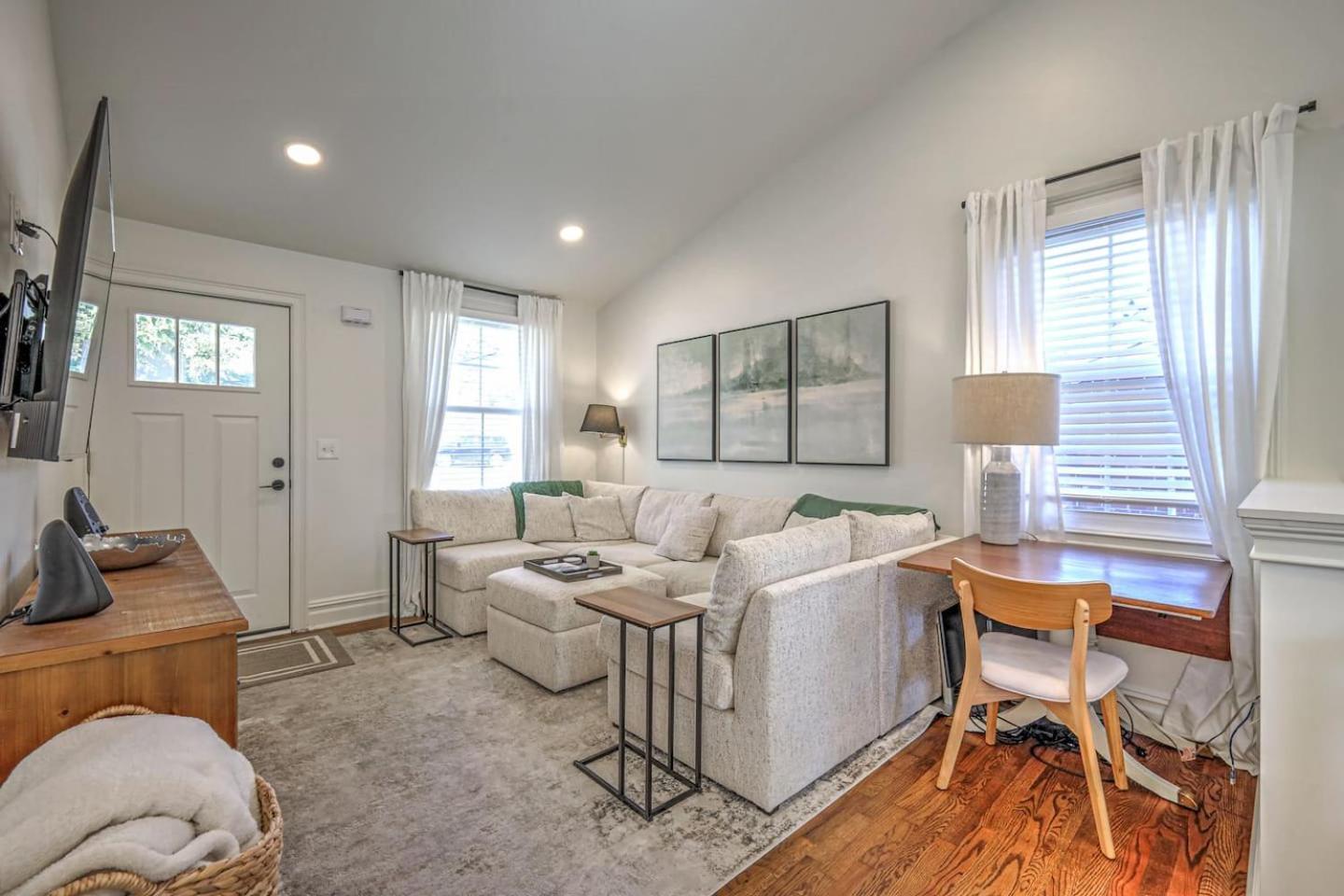 Holiday home Dream Sylvan Park 4 Bed 3 Bath, Lush Outdoor Area *