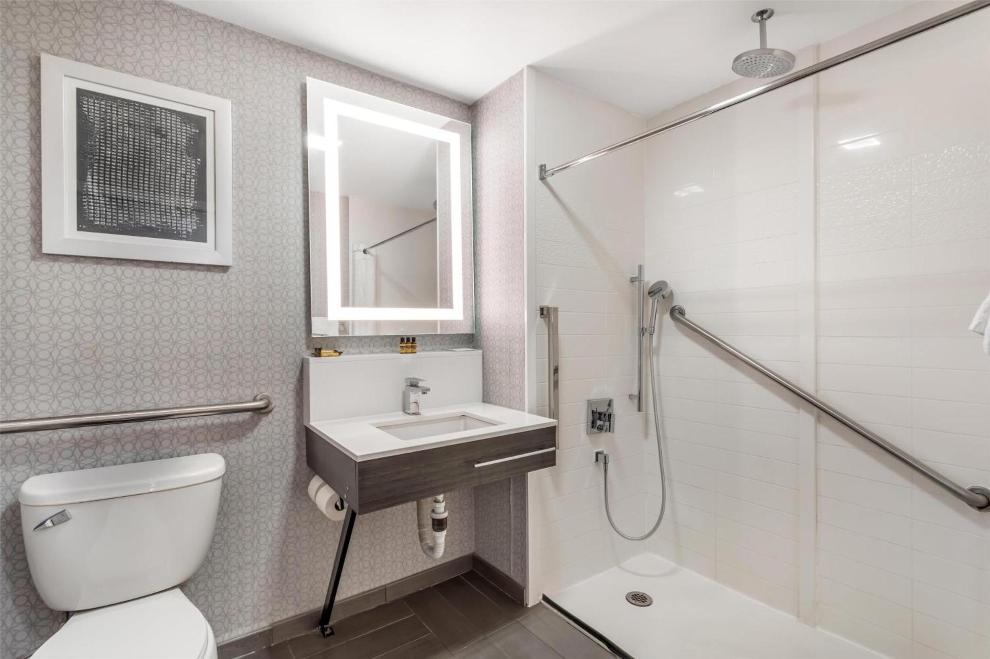 Western Downtown Music Row