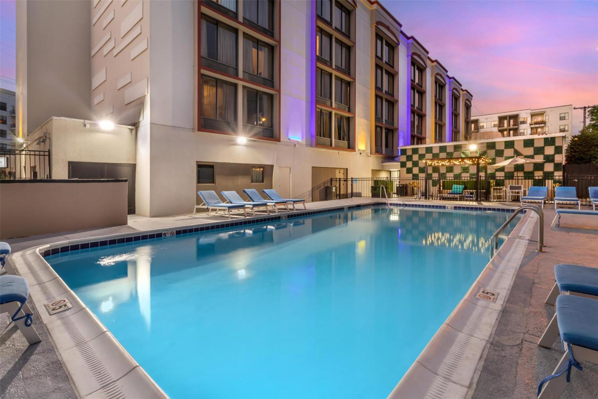 Western Downtown Music Row Hotel 3*
