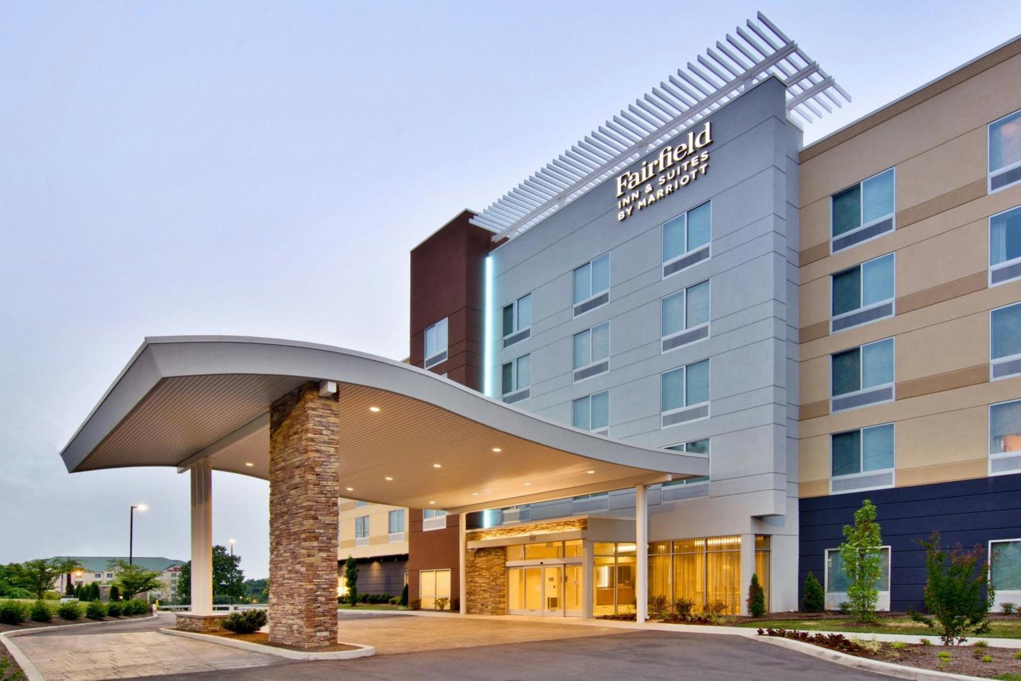 Fairfield & By Marriott Airport Hotel 3*