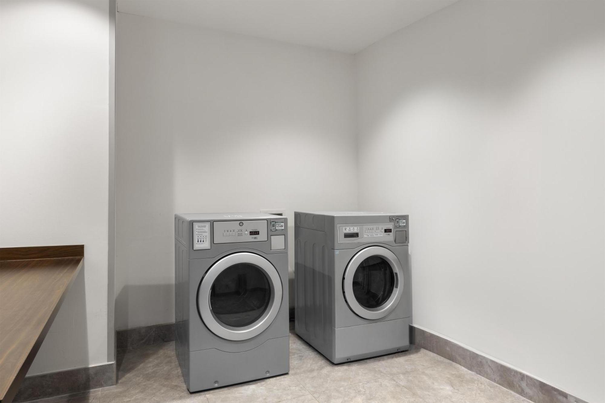 Glo Western Airport Hotel