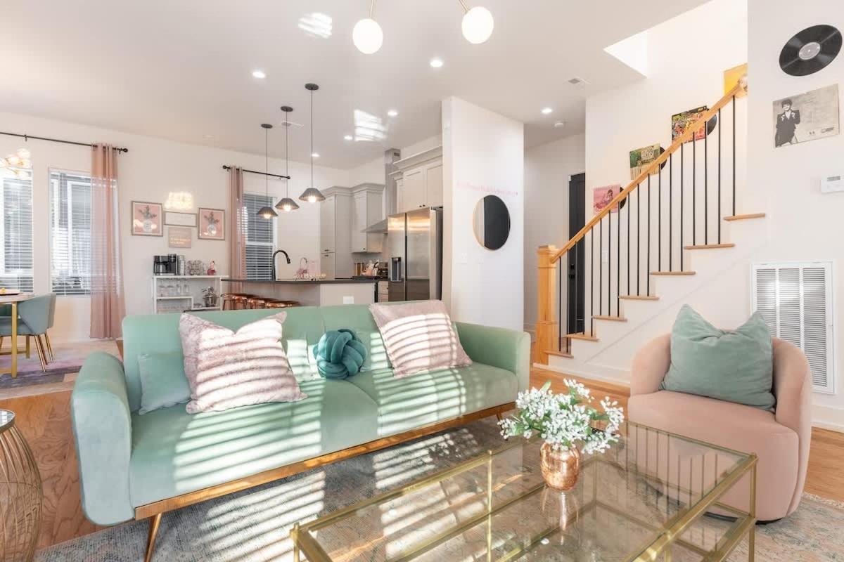 Holiday home The Pink Royale By Local *