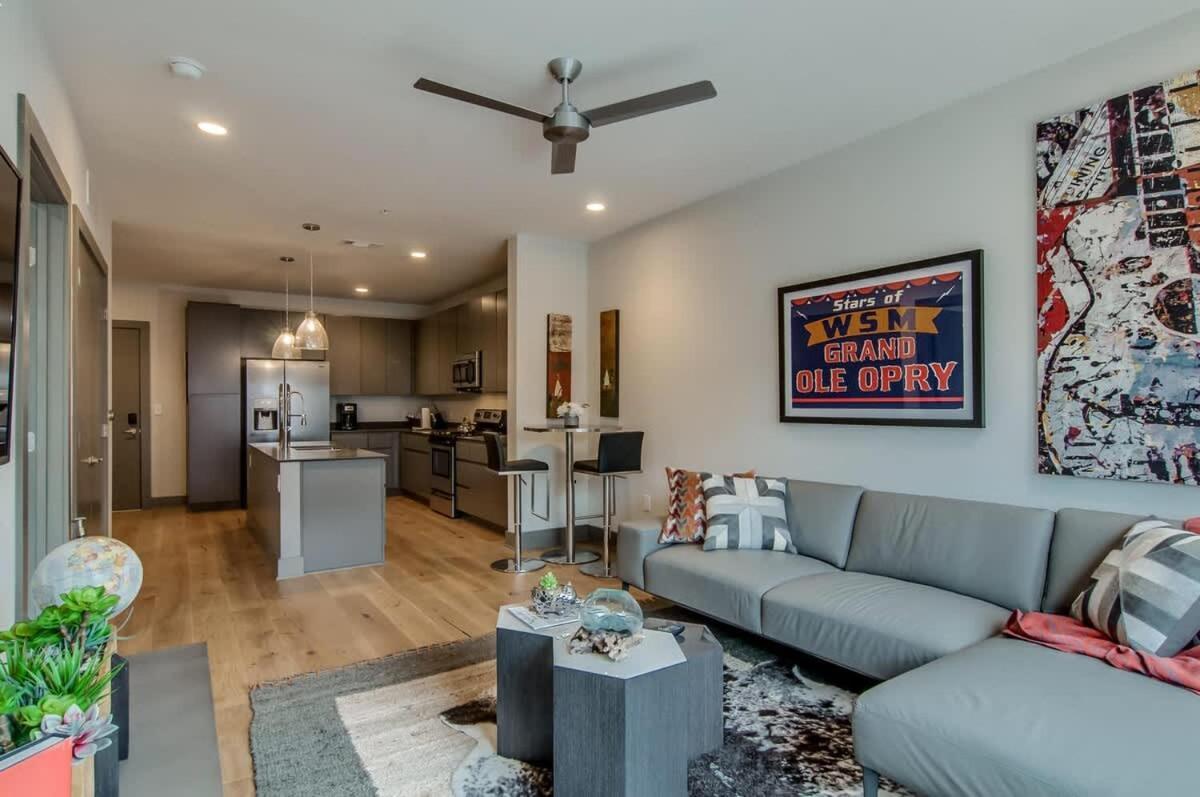 The Houston Flat - Monthly Furnished Rental! By Local Holiday home *