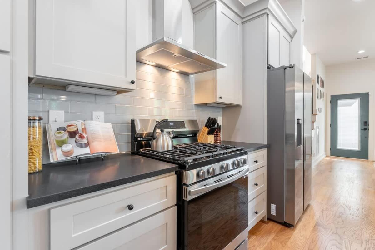 The Pink Royale By Local Holiday home *