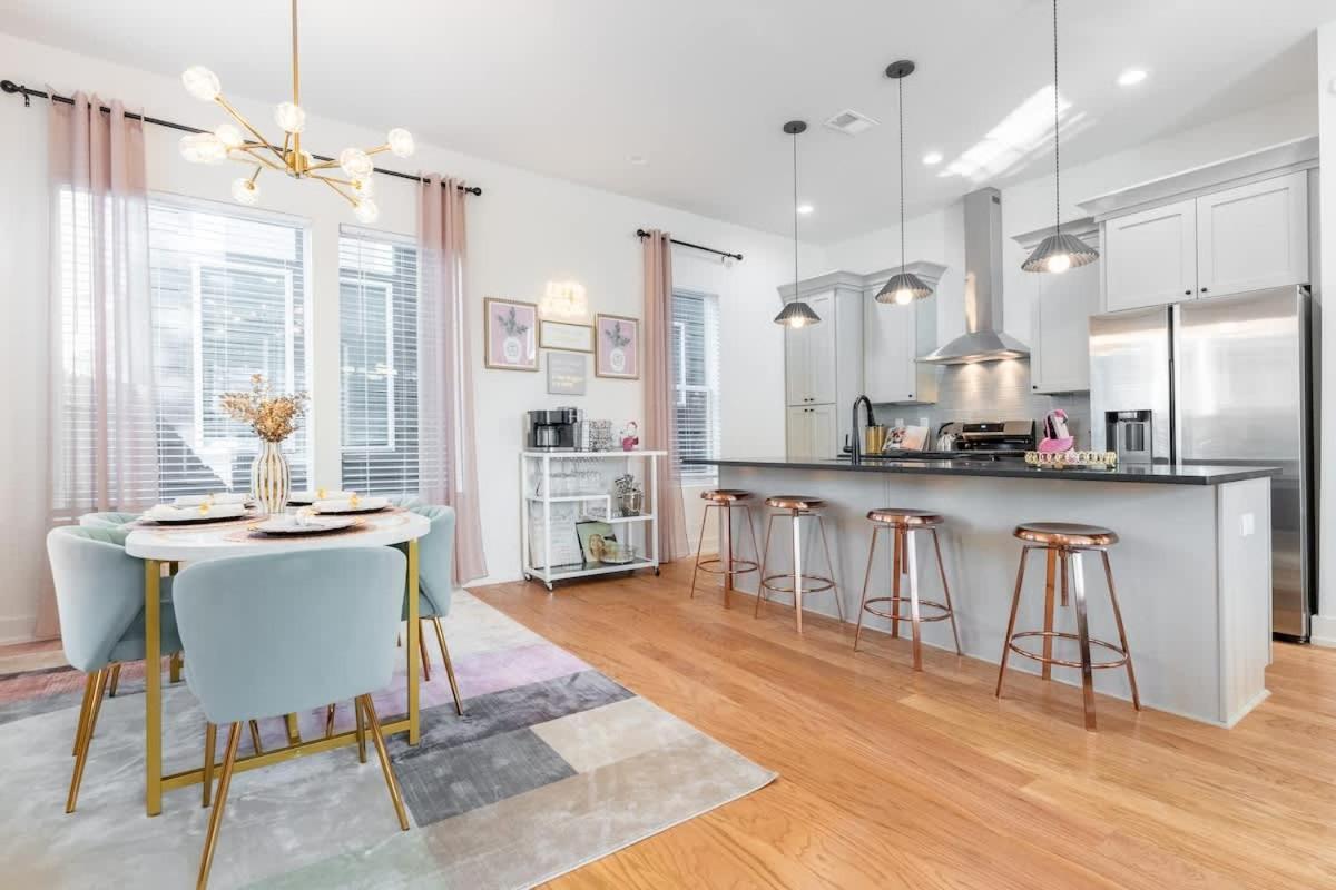 The Pink Royale By Local *