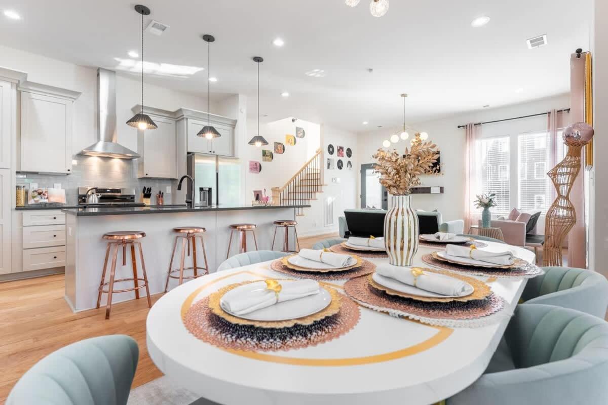 The Pink Royale By Local *