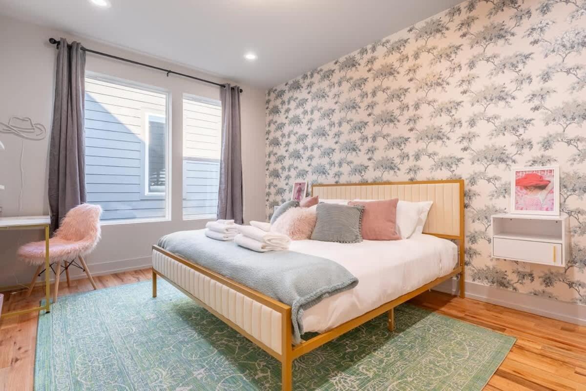 The Pink Royale By Local *