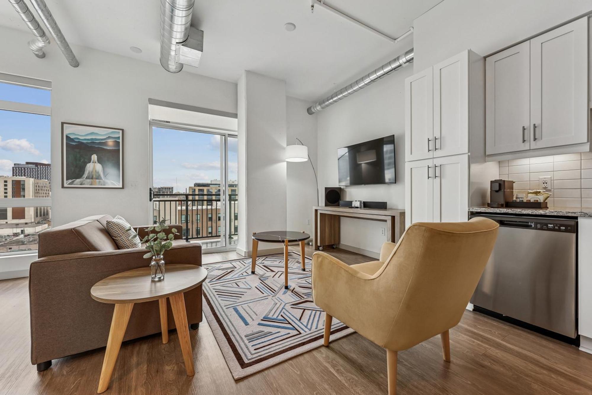 Hotel Sentral Sobro 4*