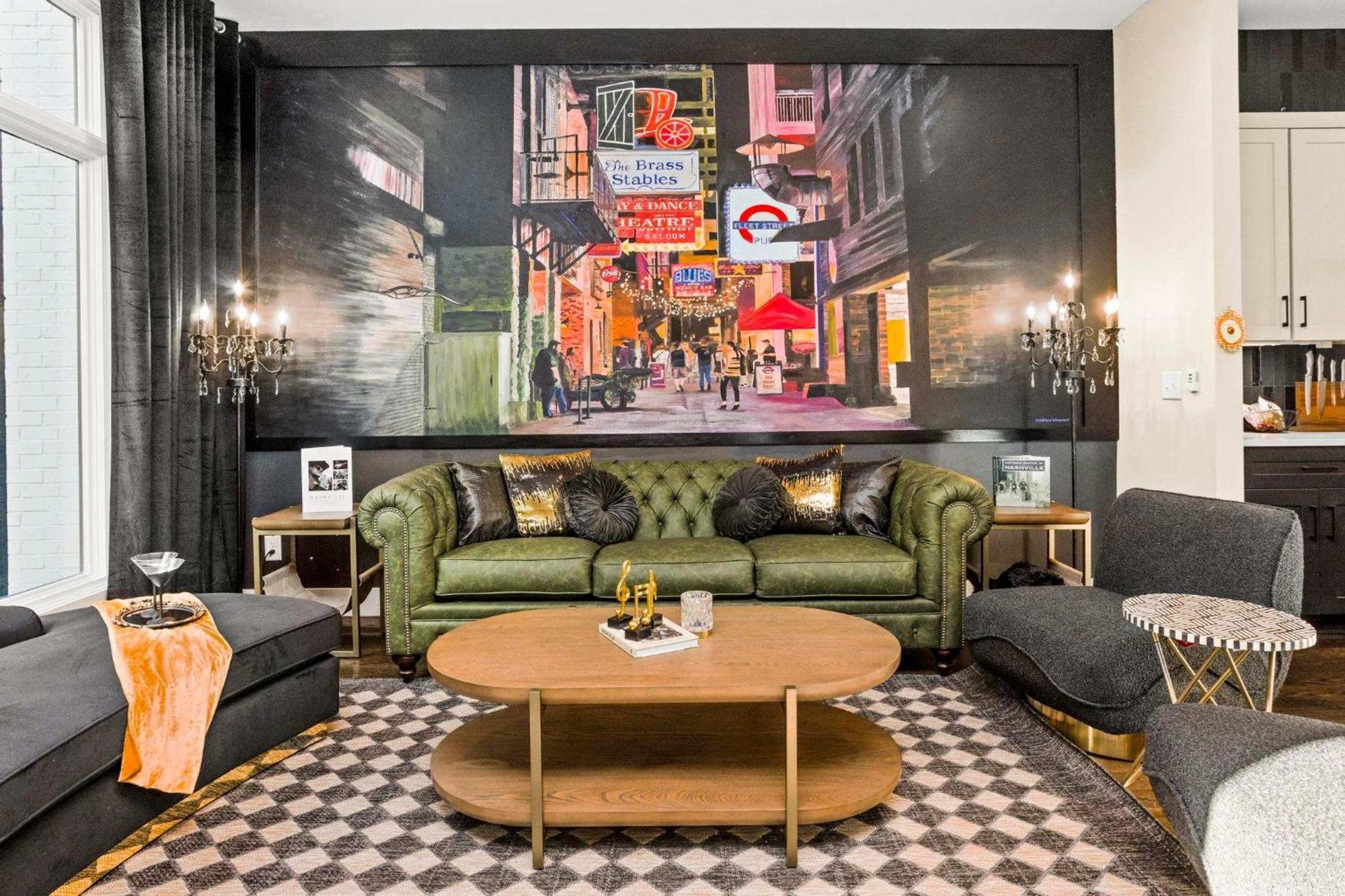 2 Homes! Broadway Views, Rooftops & Karaoke *