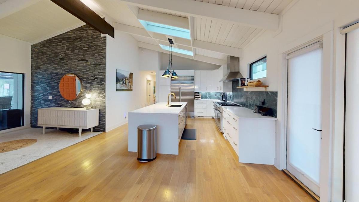 Luxury House Downtown With Private Heated Pool