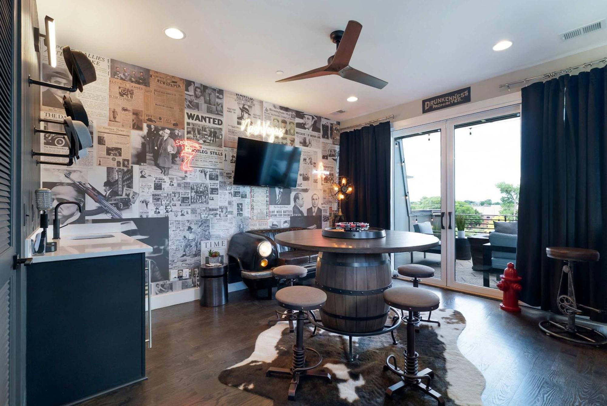 2 Homes! Broadway Views, Rooftops & Karaoke Holiday home Nashville