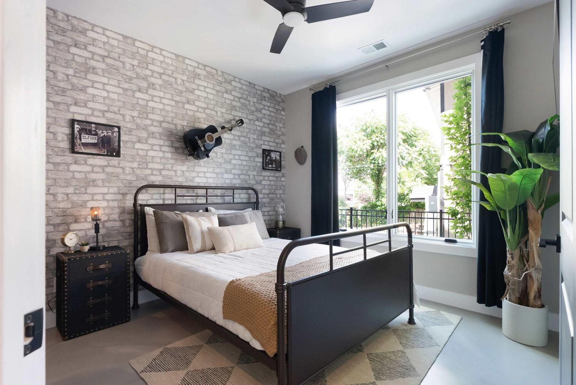 2 Homes! Broadway Views, Rooftops & Karaoke Holiday home Nashville