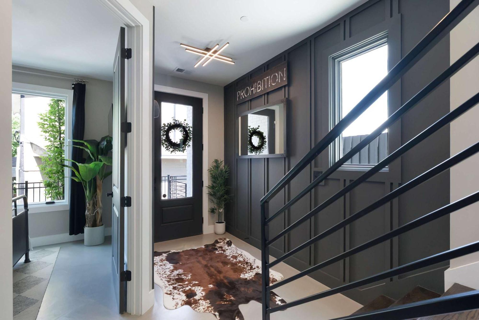 2 Homes! Broadway Views, Rooftops & Karaoke