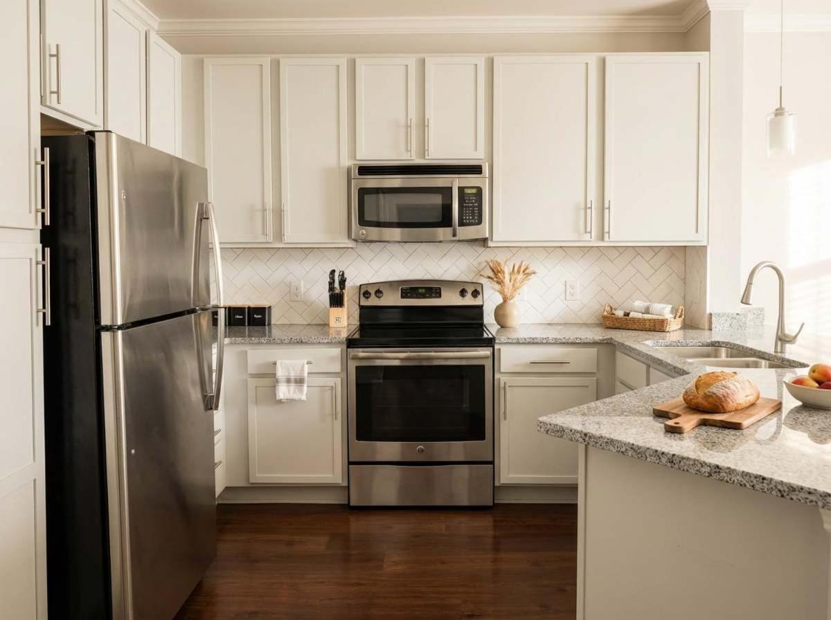 Apartment Boulevard Midtown 1br Pool Gym Parking 03