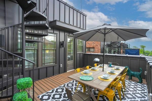 Nash - Howdy House - 711c 26th Ave N #6 *