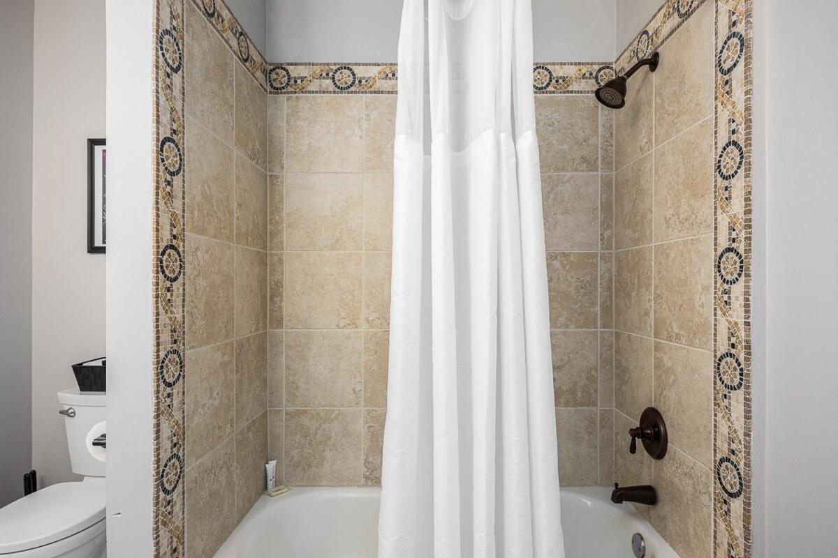 Apartment Music Memories Downtown - Parking Included