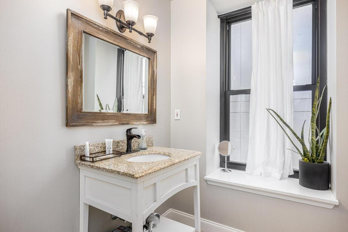 Apartment Music Memories Downtown - Parking Included *