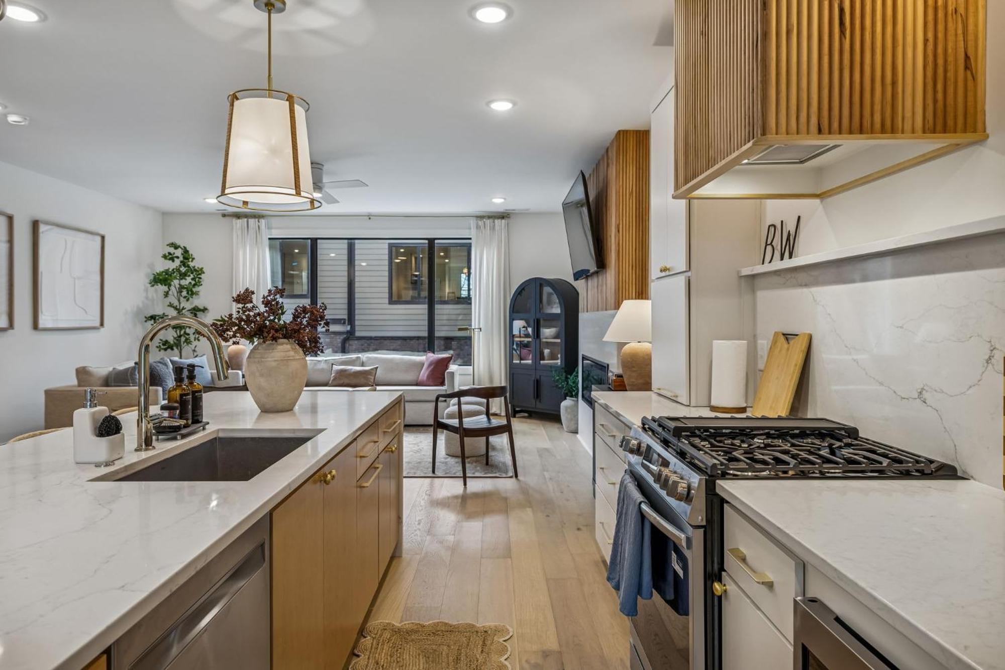 Modern Multi-level Retreat With Rooftop Hot Tub Nashville