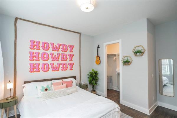 Nash - Howdy House - 711c 26th Ave N #6 *