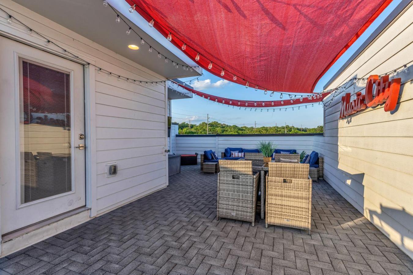 Rooftop Fire Pit + River Views 4br Sleeps 12 Holiday home Nashville