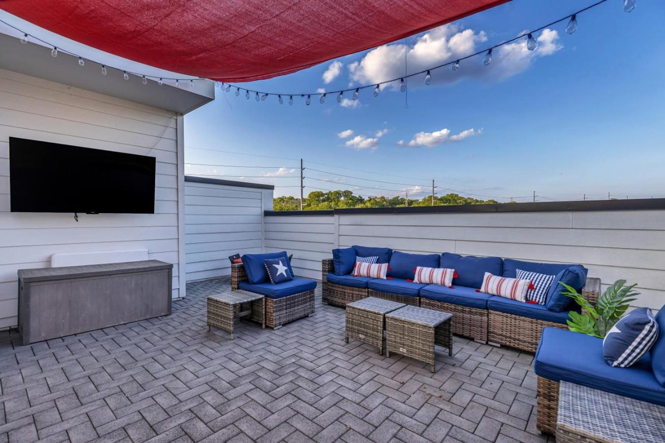 Rooftop Fire Pit + River Views 4br Sleeps 12 * Nashville