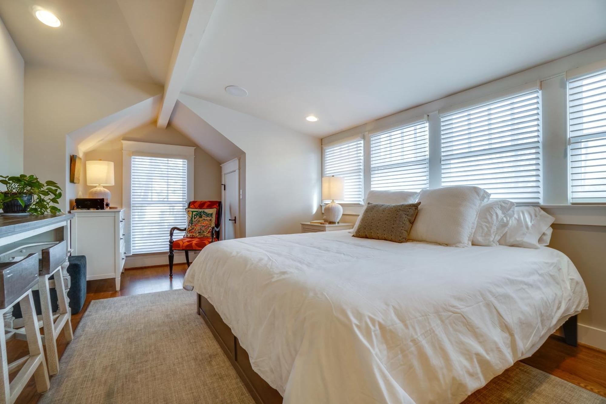 Apartment 1 Mi To Centennial Park, Couple's West End Retreat Nashville