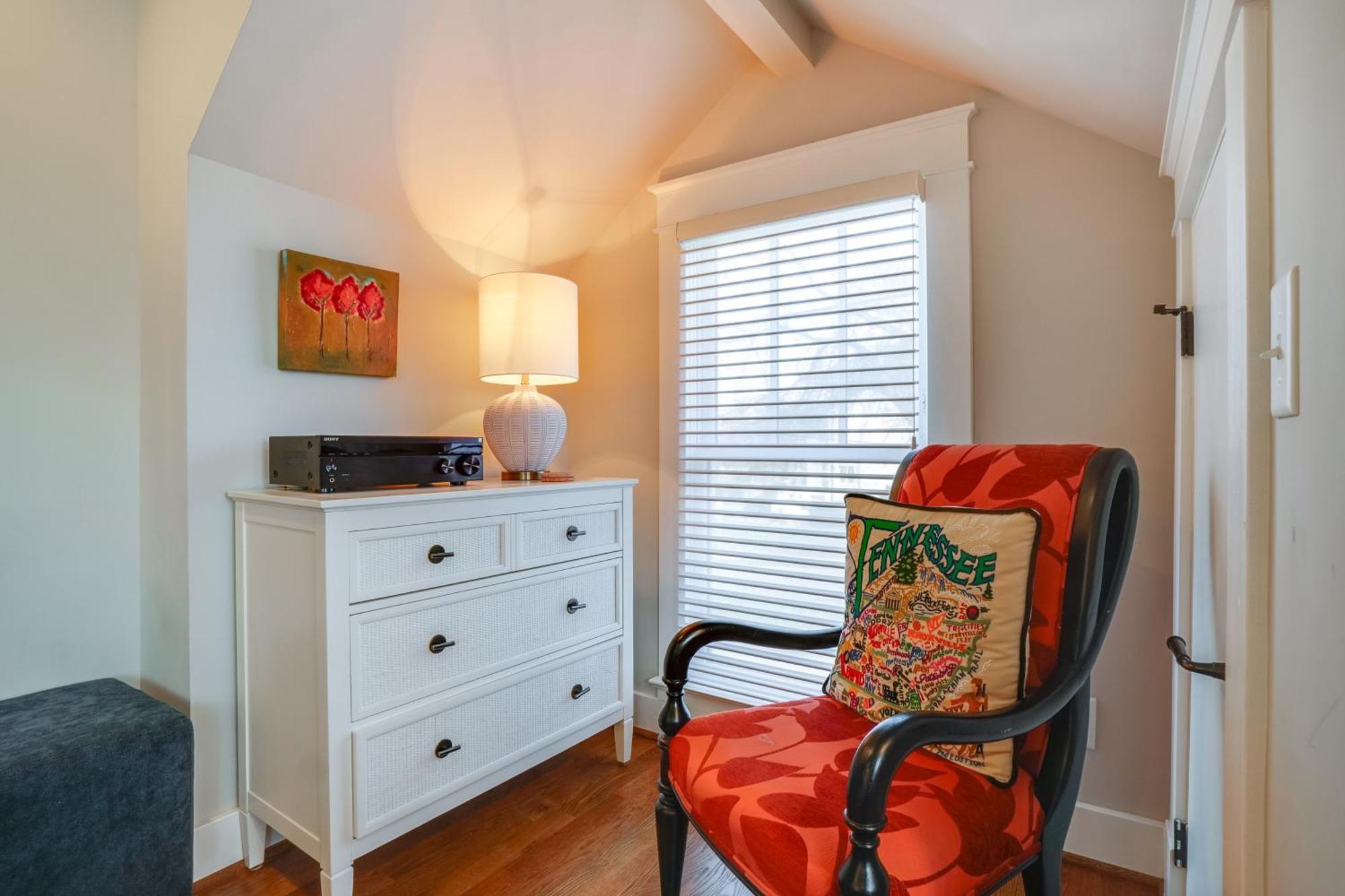 1 Mi To Centennial Park, Couple's West End Retreat * Nashville