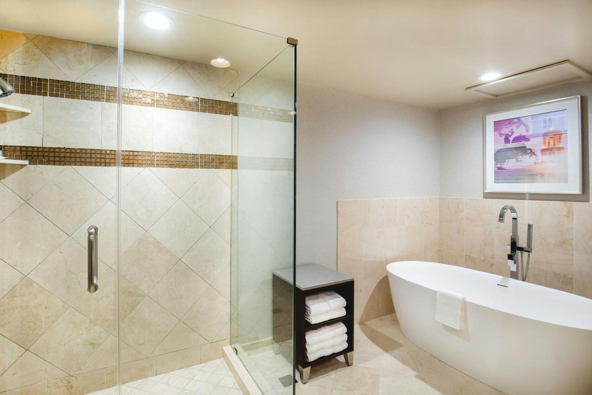 Sheraton Music Airport Hotel 4*