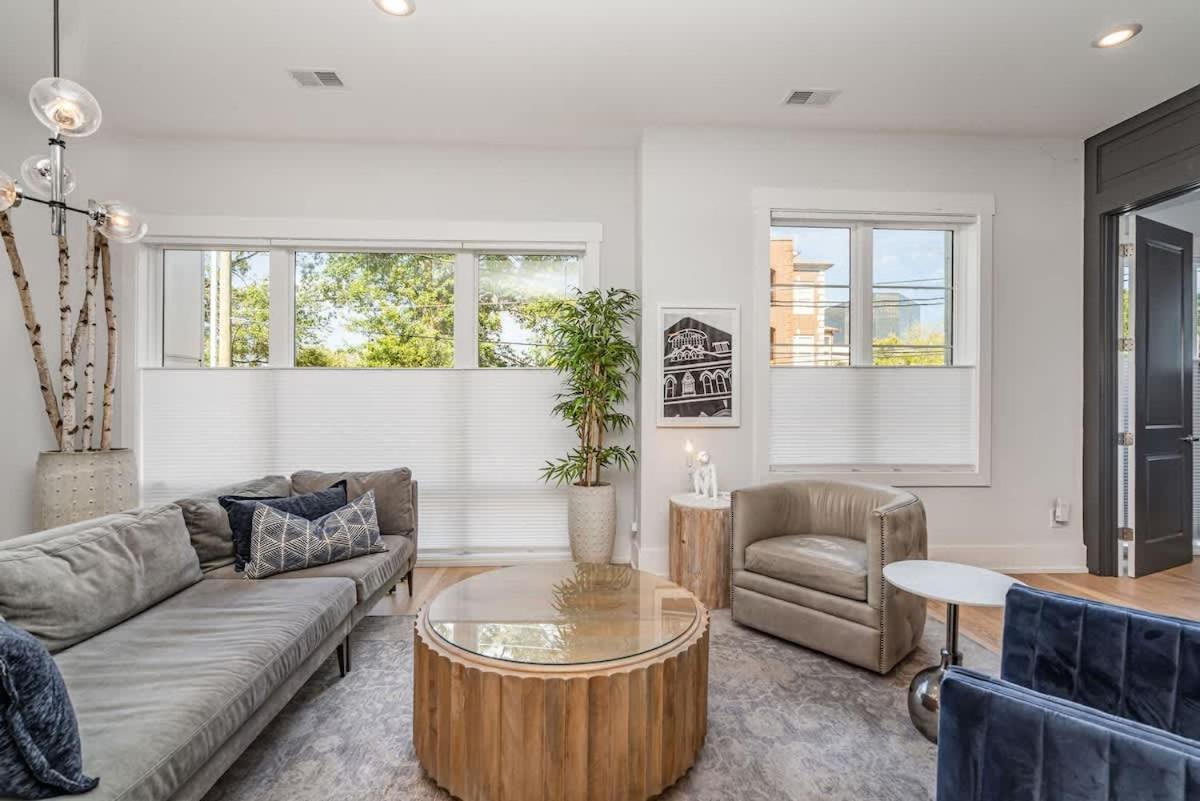 Holiday home The Acklen-private Balcony-4 Mins To Broadway Nashville