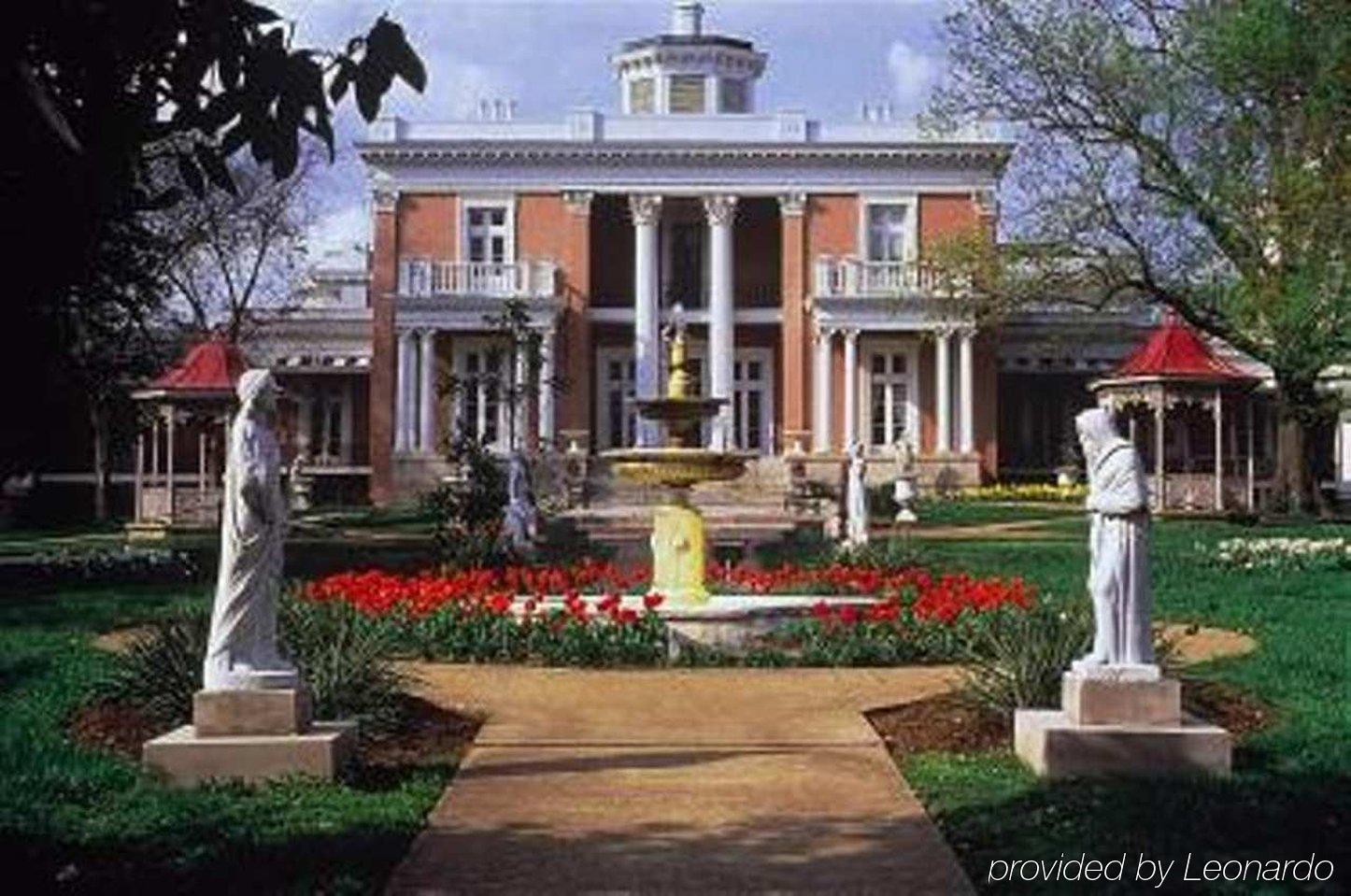 Hilton Garden Vanderbilt Hotel