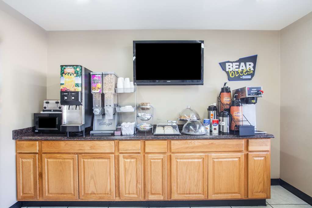Hotel Rodeway Airport South 2*