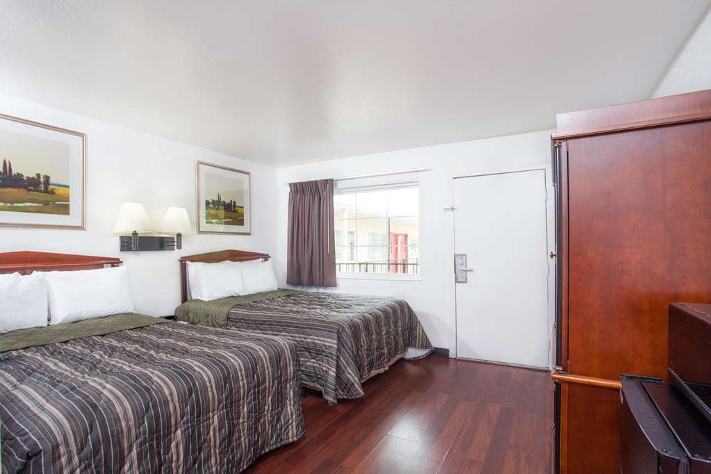 Hotel Rodeway Airport South Nashville