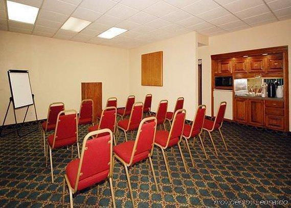 Red Roof - Music 2* Nashville