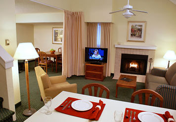 By Marriott Airport 3* Nashville