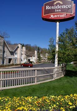 By Marriott Airport 3*