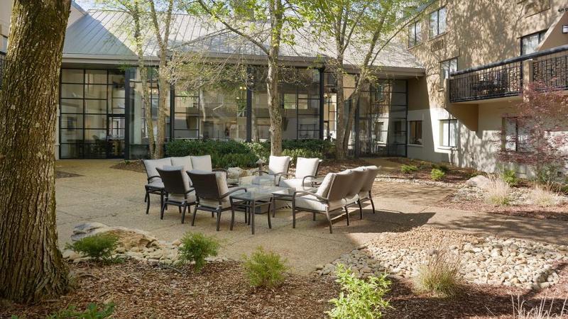 Express Airport By Ihg Hotel