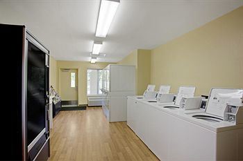 Hometowne By Red Roof - Airport/briley Pkwy