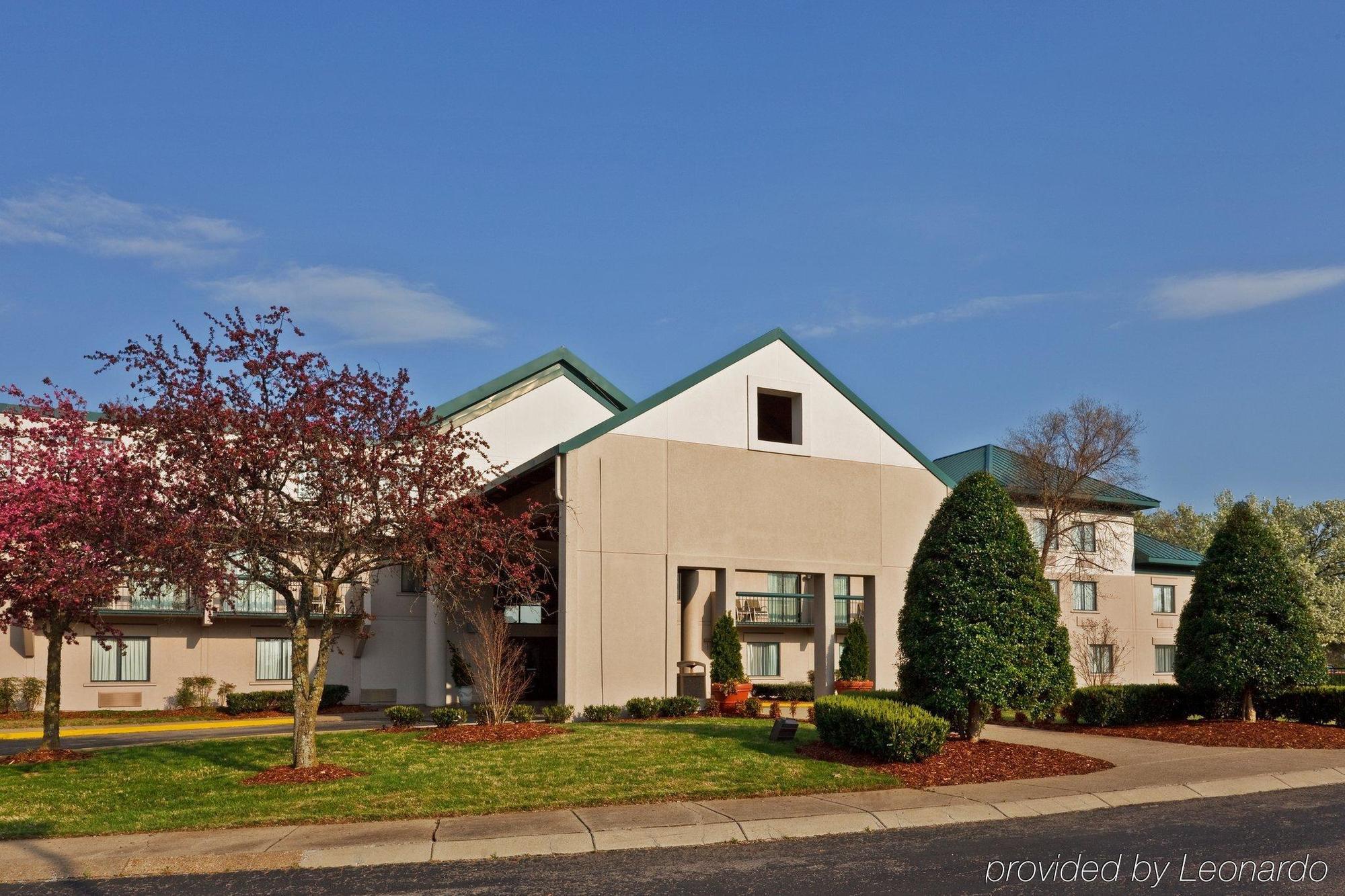 Express Airport By Ihg Nashville