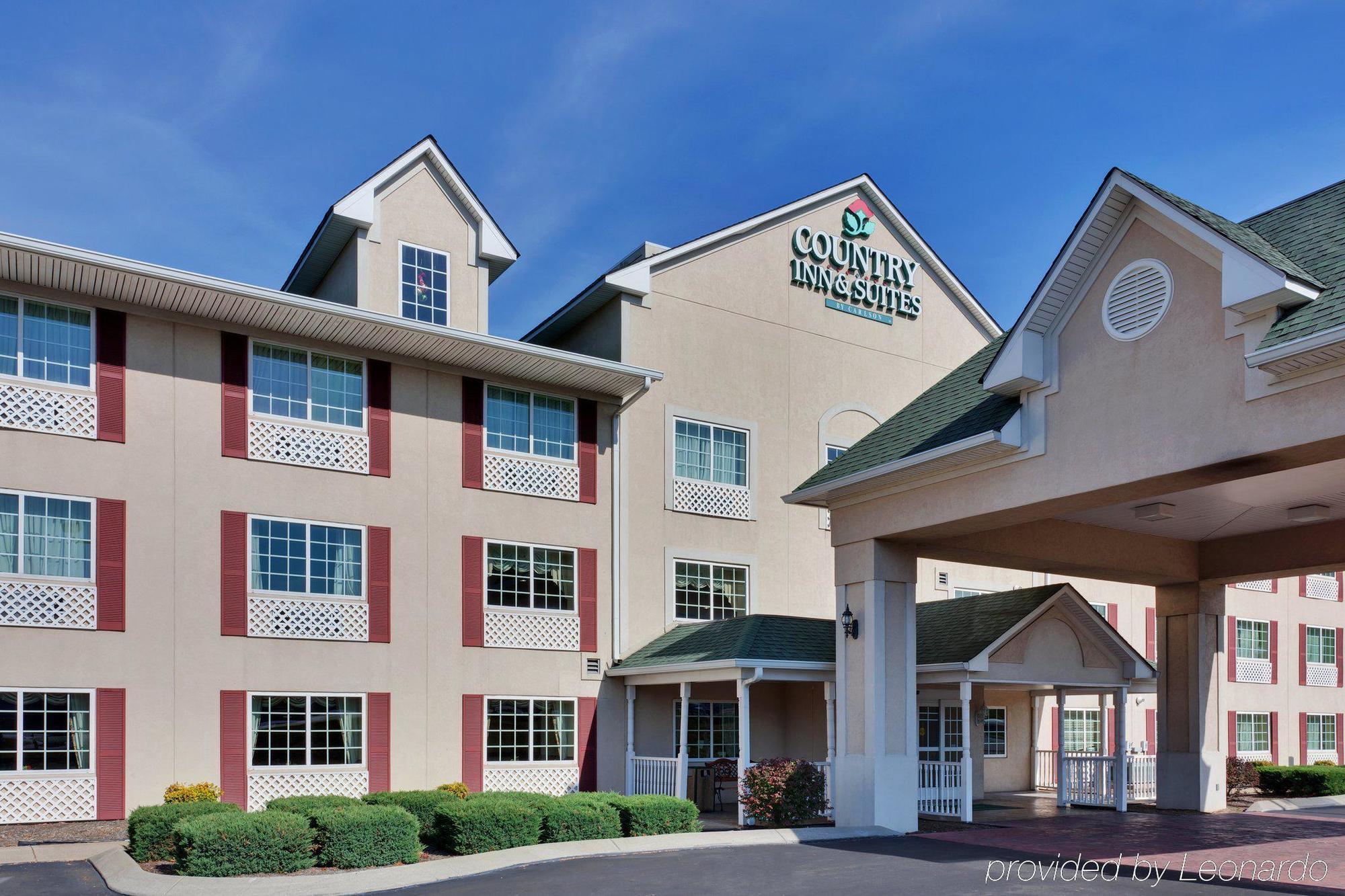 Comfort & Near Tanger Outlets I-24 Antioch Hotel